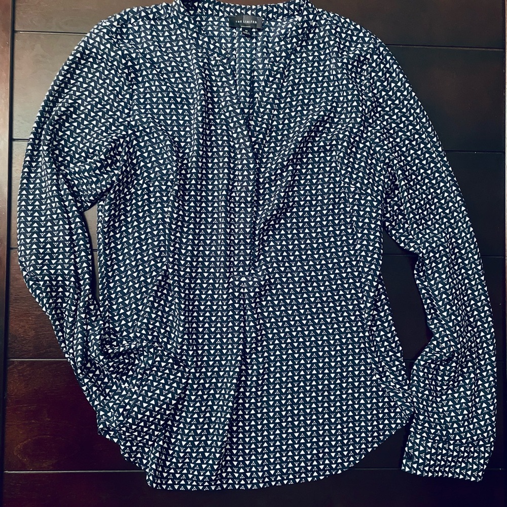 Women’s navy/white patterned The Limited long sleeve, v-neck dress shirt, medium